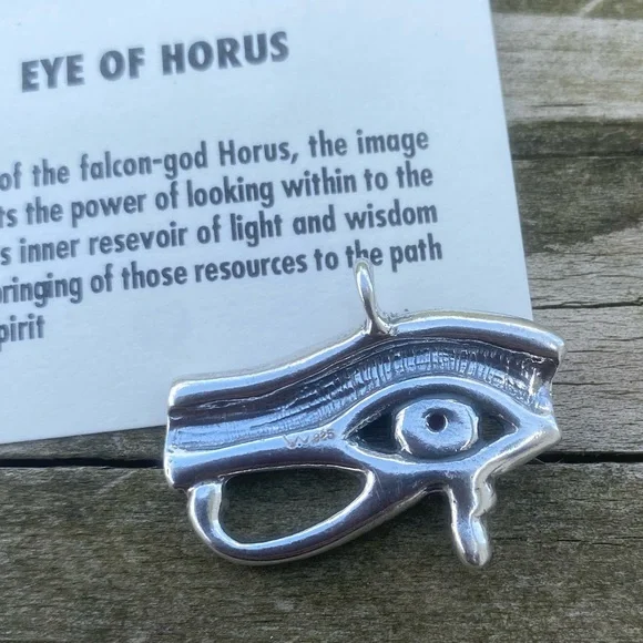 Eye of Horus pendant .925 Sterling Silver with genuine Carnelian Falcon - Picture 6 of 12